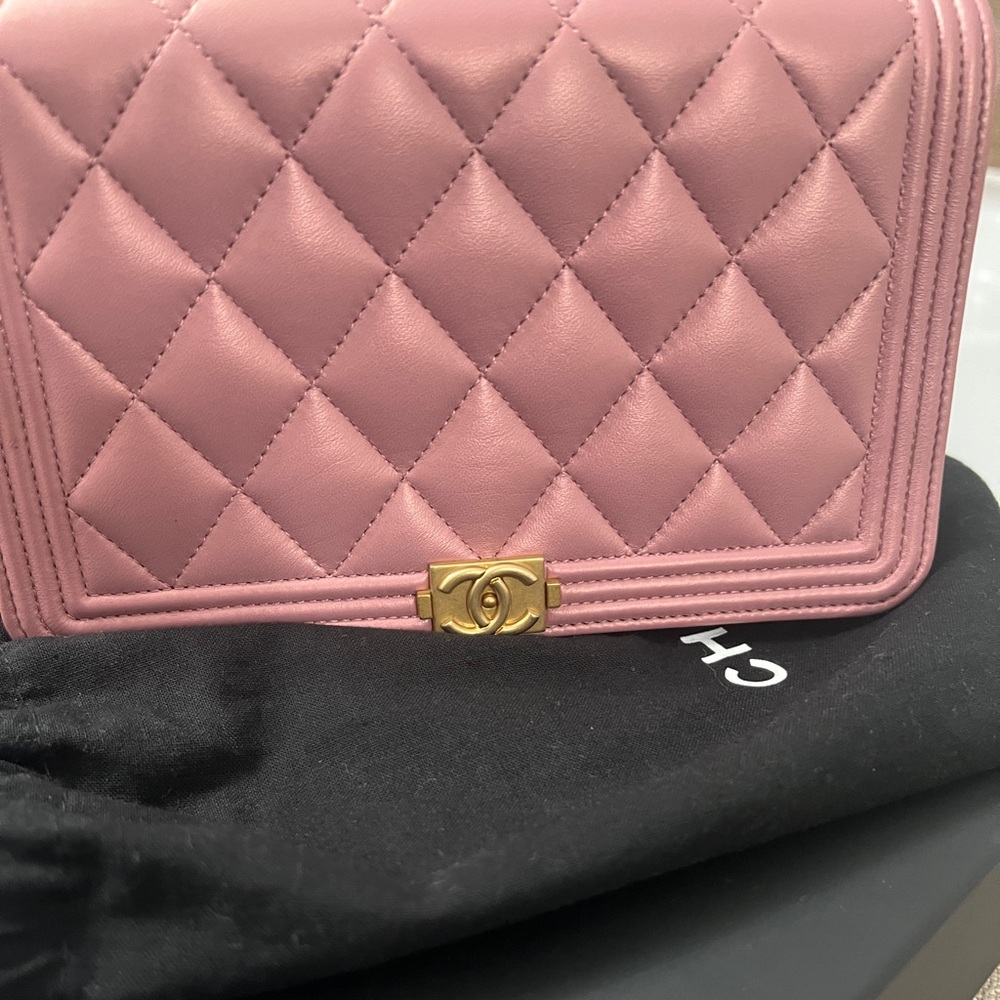 Chanel boy WOC
